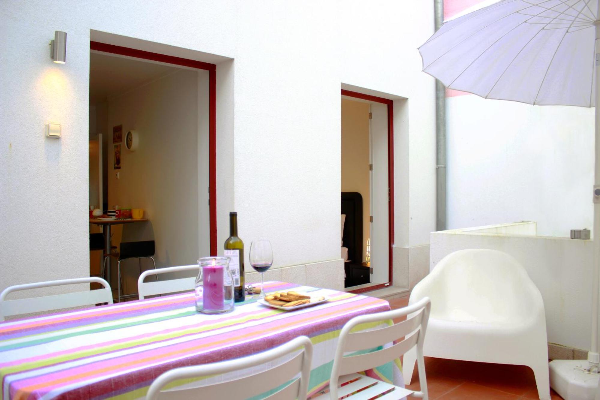 Joivy Modern 1-Bed Apt With Terrace, Moments From Sao Bento Palace Lisboa Exteriér fotografie