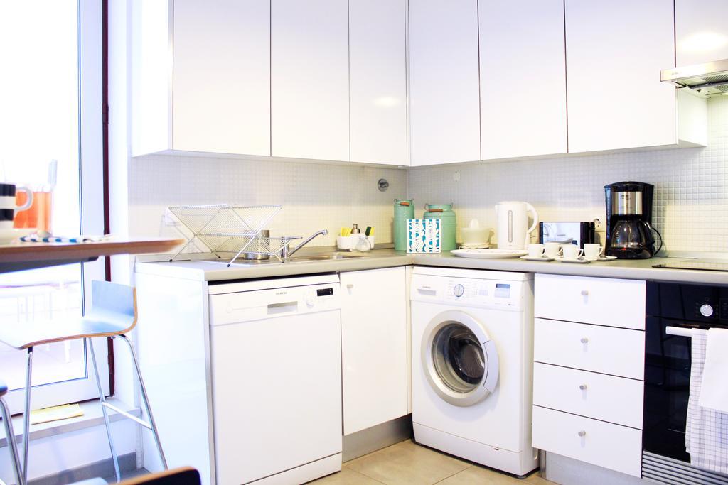 Joivy Modern 1-Bed Apt With Terrace, Moments From Sao Bento Palace Lisboa Exteriér fotografie